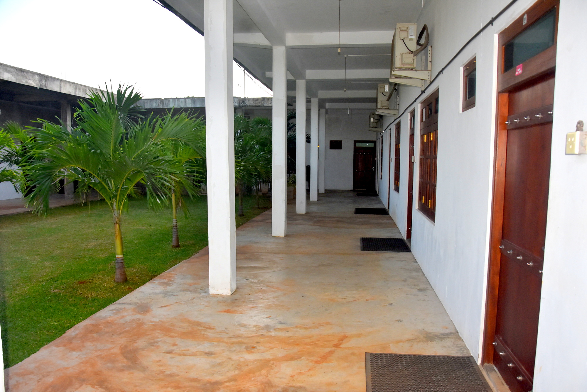 Queens Hotel Anuradhapura